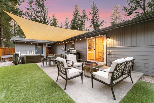 House+ADU+GameRoom+Jacuzzi+Pool+Fire pit+Loft