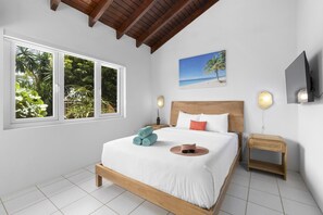 4 bedrooms, iron/ironing board, WiFi