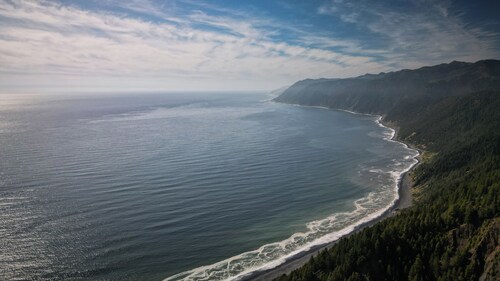 Mountain Azure Shelter Cove - A Remote Private Coastal Escape 