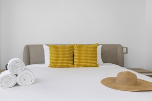 2 bedrooms, iron/ironing board, travel cot, WiFi