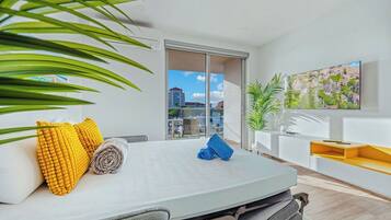 2 bedrooms, iron/ironing board, WiFi