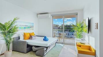 2 bedrooms, iron/ironing board, WiFi, wheelchair access