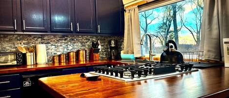 Microondas, parrilla de estufa y lavavajillas