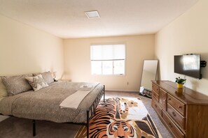 2 dormitorios, tabla de planchar con plancha, wifi y ropa de cama