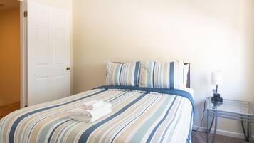 2 slaapkamers, een strijkplank/strijkijzer, wifi, beddengoed