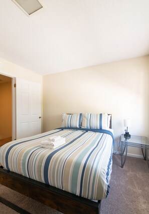 2 dormitorios, tabla de planchar con plancha, wifi y ropa de cama