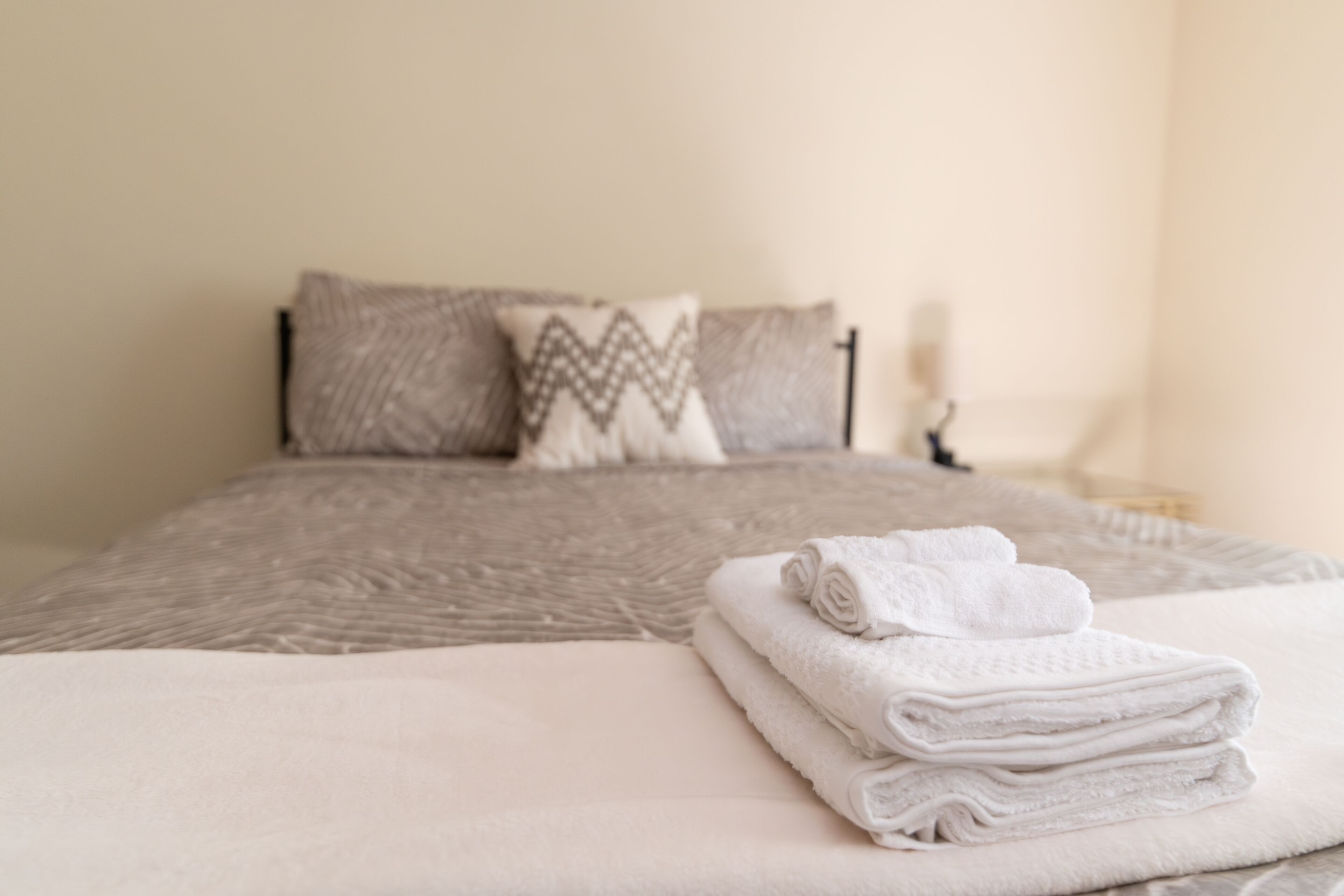 2 habitaciones, tabla de planchar con plancha y wifi gratis 