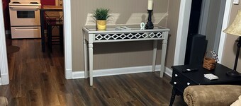 15 min from Green River Lake. Walking street next door. 5 minutes from GRWMA