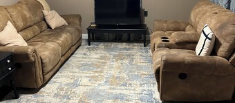 15 min from Green River Lake. Walking street next door. 5 minutes from GRWMA