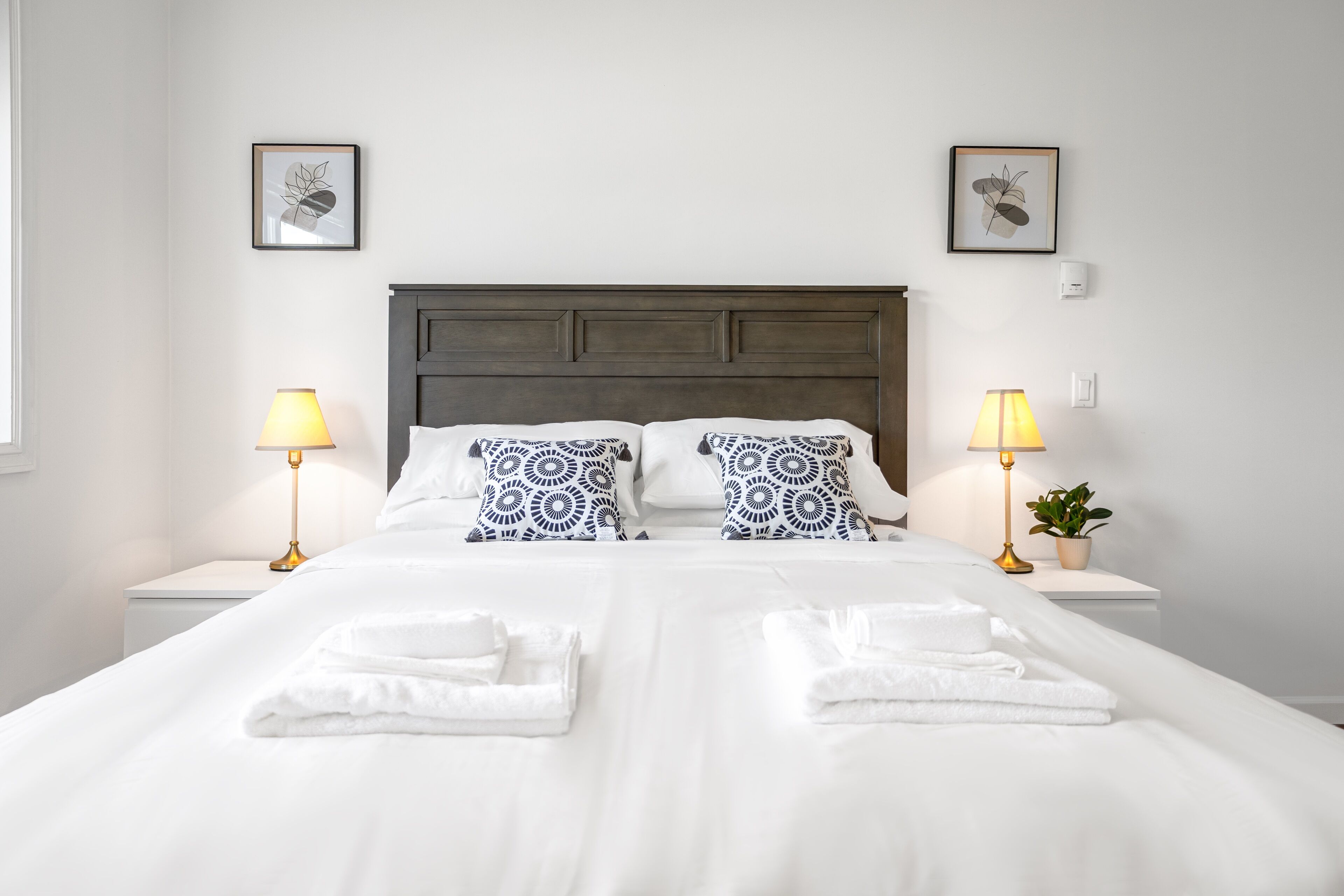 3 chambres, fer et planche à repasser, Wi-Fi, draps fournis