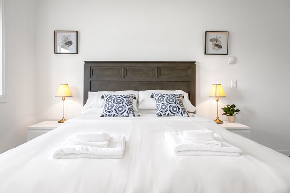 3 bedrooms, iron/ironing board, WiFi, bed sheets - Central Specious 3 bedrooms Upstairs (Vancouver)