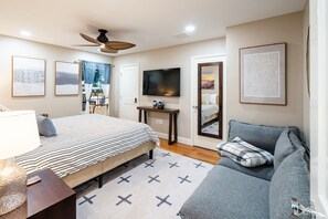 3 室のベッドルーム、アイロン / アイロン台、WiFi (無料)、ベッドシーツ