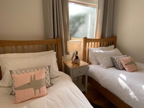 3 Schlafzimmer, Reisekinderbett, kostenloses WLAN, Bettwäsche