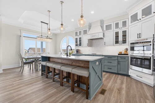 Brand New 7 Bedroom, 7 Bathroom Beach House