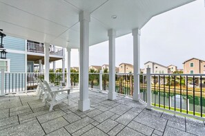 Terrace/patio - Brand New 7 Bedroom, 7 Bathroom Beach House (Ocean Isle Beach)