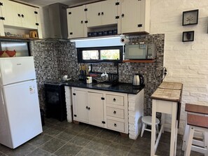 Microwave, oven, coffee/tea maker, electric kettle