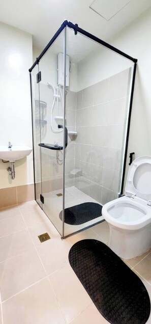 Room, 1 Bedroom, Balcony | Bathroom