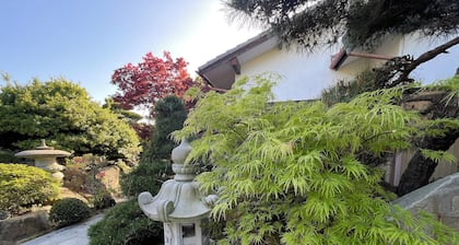 A Japanese garden where you can enjoy nightly illuminations and JAPANDI styles.