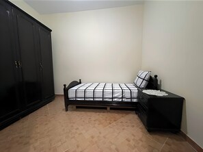 2 bedrooms, internet - Quiet Apartment near Downtown Tangier - Free Parking & Fast Wi-Fi (Tanger)