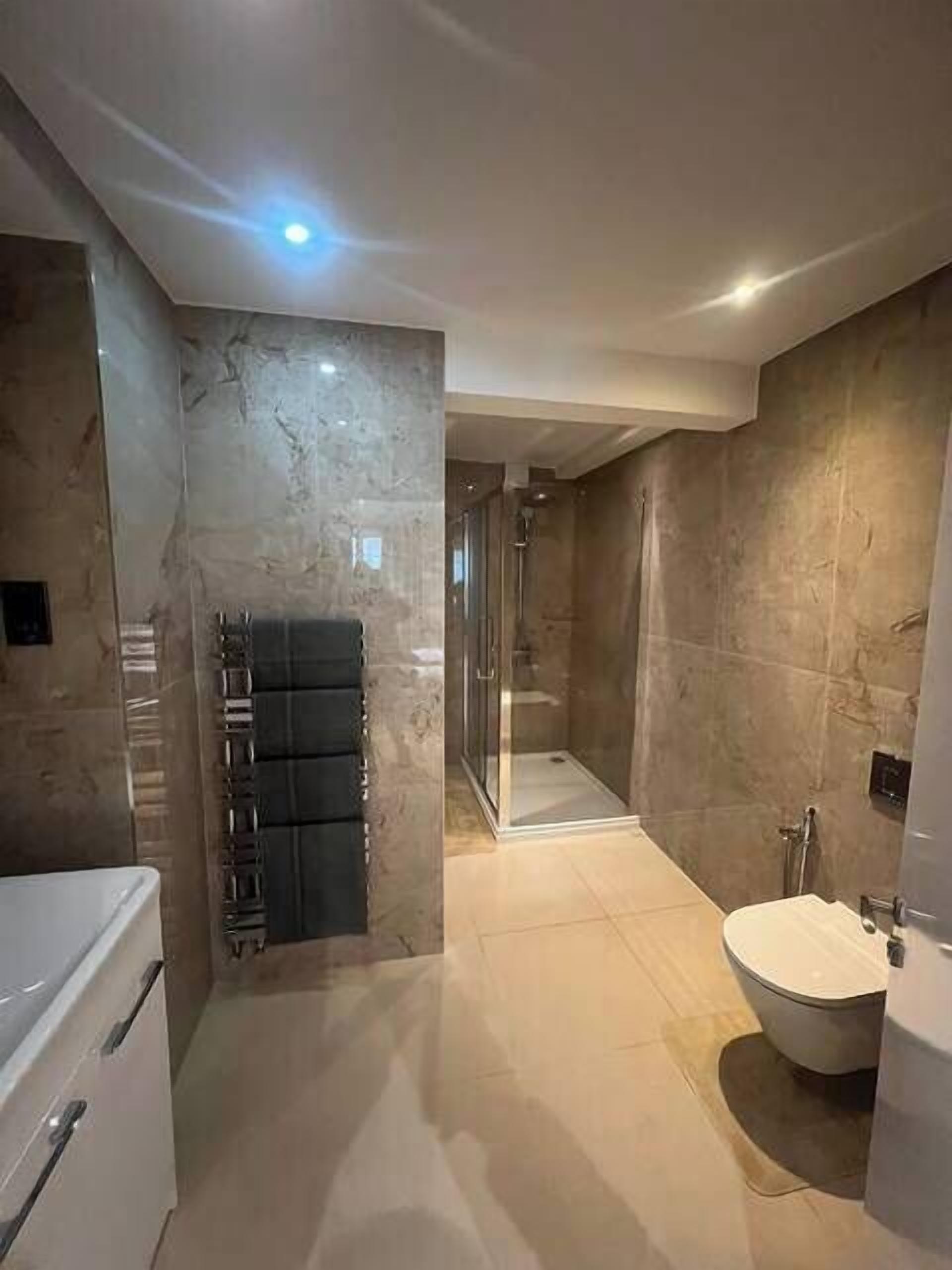 Douche, serviettes fournies