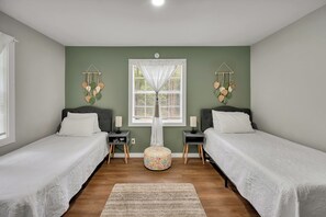 2 bedrooms, iron/ironing board, WiFi, bed sheets