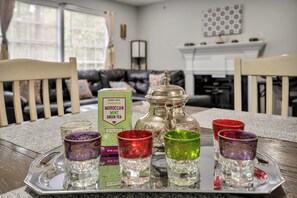 Interior - 2 BED, Tv, Moroccan Style, kids essentials, Walk to Golf, close to shopping (Chapel Hill)