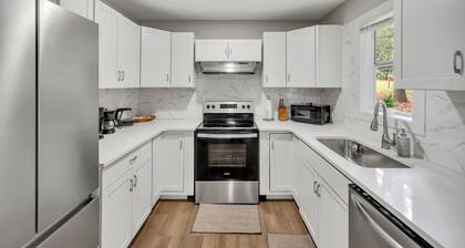 4 Bed Moroccan style,min to UNC,Kids Essentials,Crib,next to Golf & restaurants