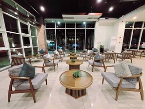 Habitació, 1 dormitori, balcó, vistes a la piscina | Lounge