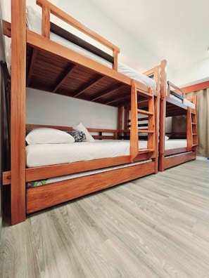 Zimmer, 1 Schlafzimmer, Balkon, Poolblick