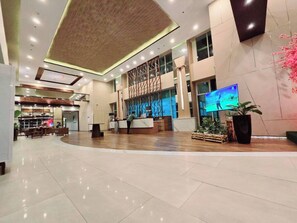 Room, 1 Bedroom, Balcony, Pool View | Lobby