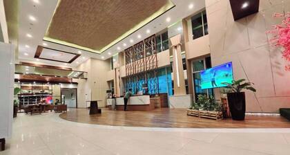 Room-new Premium Condo at the Center of