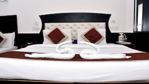 Kamar Double Deluks, 1 kamar tidur | Tempat duduk toilet yang dapat dinaikkan
