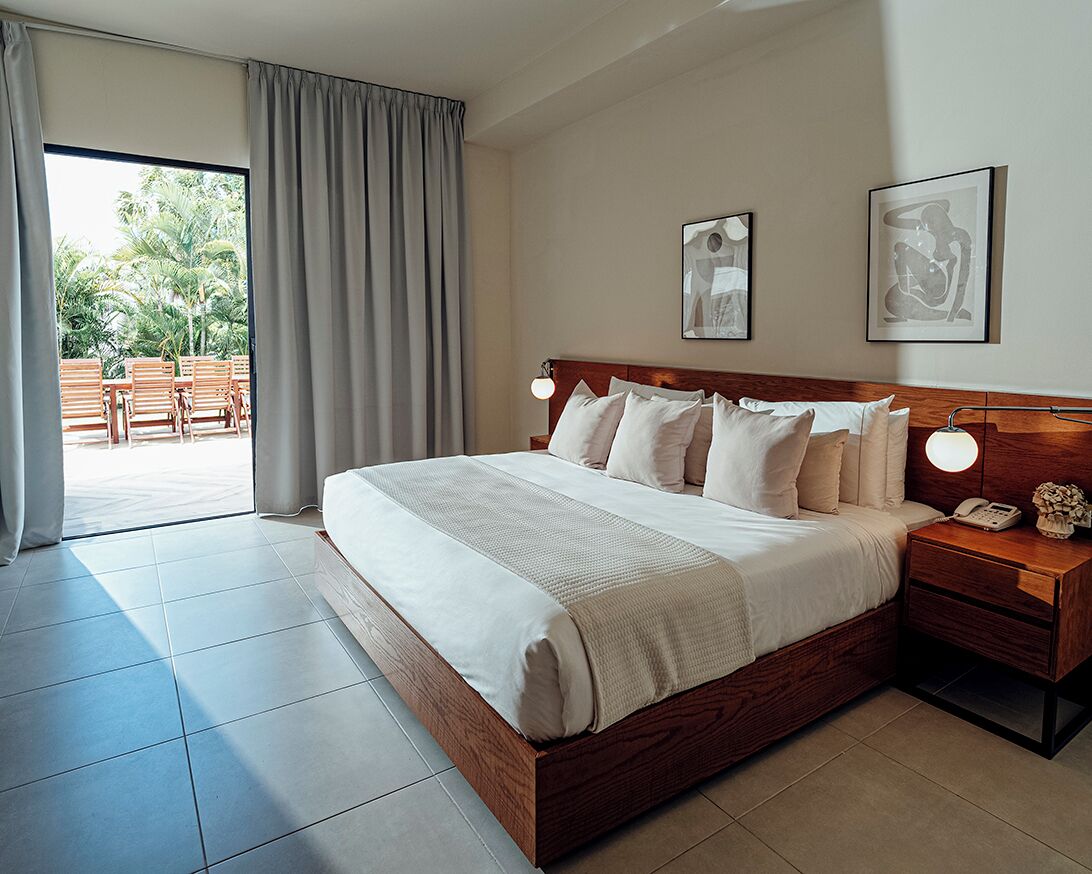 Premium bedding, free minibar, in-room safe, desk