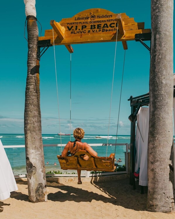 Beach bar - VILLAS PARK VIP AT LIFESTYLE RESORT PUERTO PLATA (Puerto Plata)