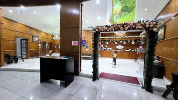 Room, 1 Bedroom | Lobby