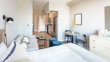 1 chambre, fer et planche Ă repasser, Wi-Fi gratuit, draps fournis