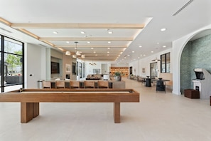 Lobby - Designer Lux Amenities! Pool/gym/bowling/park/golf (Salt Lake City)