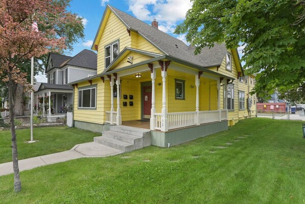 Exterior - Maple Manor Central Retreat (Spokane)