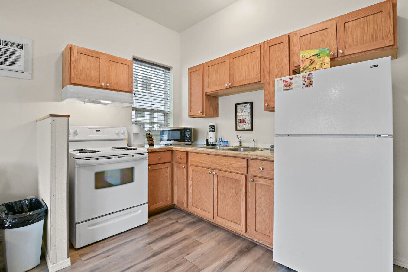 冷蔵庫、電子レンジ、コンロ、食器洗い機