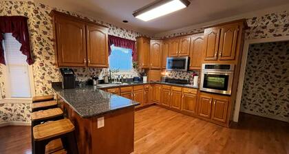 Cozy 2-bedroom house in a peaceful town of Mt. Juliet between the lakes