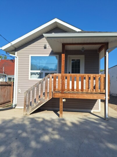 Cozy 2 Bedrooms in a stylish home in Central Brandon