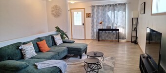 Cozy 2 Bedrooms in a stylish home in Central Brandon