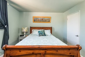 3 chambres, fer et planche à repasser, Wi-Fi, draps fournis