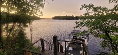 Northwoods Lakefront Paradise, 2-bedroom Cabin on the Beautiful Minong Flowage!