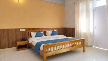 Deluxe Double Room | In-room safe, soundproofing, free WiFi