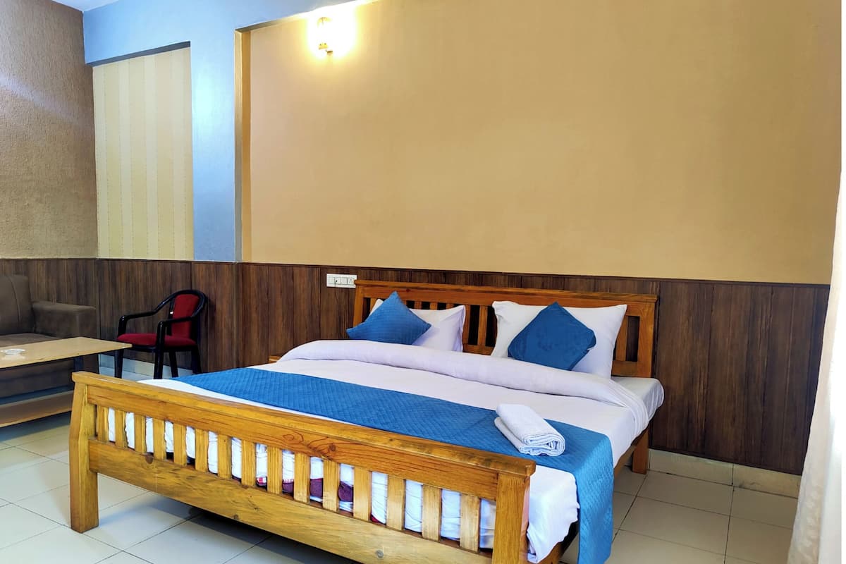 Deluxe Double Room | In-room safe, soundproofing, free WiFi