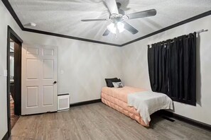 4 bedrooms, WiFi, bed sheets