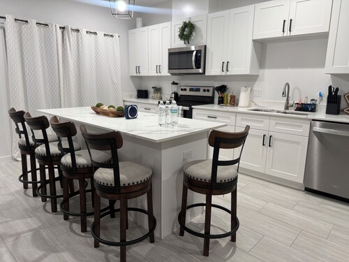 Newly built,private,and cozy. 6 guest • 3 bedrooms • 3 beds • 2 baths