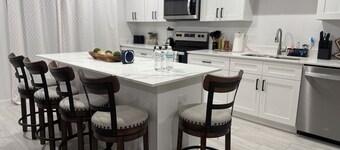 Newly built,private,and cozy. 6 guest • 3 bedrooms • 3 beds • 2 baths