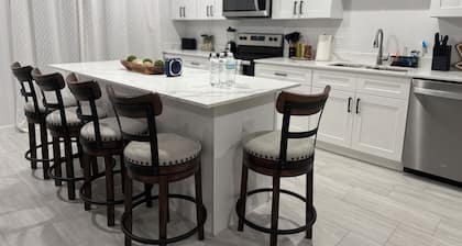 Newly built,private,and cozy. 6 guest • 3 bedrooms • 3 beds • 2 baths